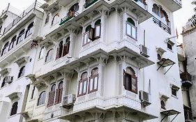 Whereabout Hostel Udaipur  India